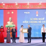 Secretario general To Lam otorga por tercera vez Orden Ho Chi Minh a la VNA
