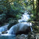 Cascada Nam Luc deslumbra con su belleza majestuosa en la provincia de Lai Chau 