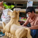 Aldea alfarera de Thanh Ha prepara figuras de caballo con motivo del Tet