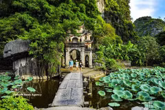La pagoda Bich Dong, en la provincia de Ninh Binh, es uno de los lugares que aparece en el videoclip de Secret Garden. (Fuente: VNA)