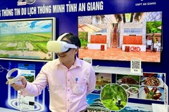 Un turista experimenta la tecnología VR (Fuente: VNA)