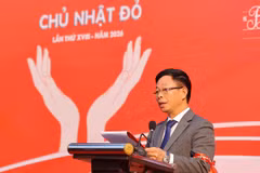El editor en jefe de Tien Phong, Phung Cong Suong, en el acto. (Fuente: VNA)