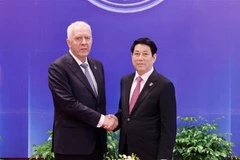 El presidente de Vietnam, Luong Cuong, recibe al fiscal general de la Federación de Rusia, Alexander Gutsan. (Fuente: VNA)
