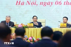 El primer ministro Pham Minh Chinh preside la reunión para revisar las actividades del Comité Nacional de Transformación Digital y el Proyecto 06. (Fuente: VNA)