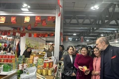 Visitantes al pabellón nacional de Vietnam. (Fuente: VNA)