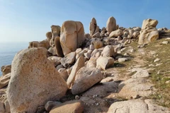 En el parque de piedras. (Fuente: VNA)