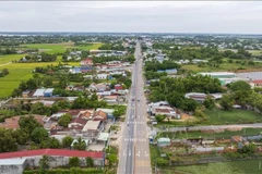 La carretera nacional 22B, la ruta principal que conecta Ciudad Ho Chi Minh con la puerta fronteriza internacional de Moc Bai, provincia de Tay Ninh, no ha satisfecho las necesidades de transporte, a la espera de la Autopista de Ciudad Ho Chi Minh. (Fuente: VNA)