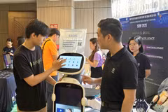 El Festival anual de emprendimiento e innovación organizado por la ciudad de Da Nang atrae numerosos desarrolladores de aplicaciones tecnológicas con eficacia en la práctica. (Fuente: VietnamPlus)