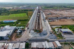 Carretera que conduce al VSIP Can Tho. (Fuente: VNA)