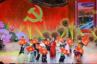 Una de las actuaciones artísticas en el evento. (Fuente: VNA)