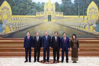 Dirigentes de alto nivel de Vietnam y Camboya en el evento. (Fuente: VNA)