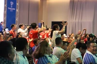 Aficionados vietnamita celebran la victoria de jugadores. (Fuente: VNA)