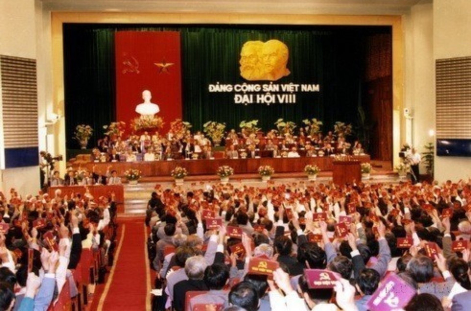 El VIII Congreso Nacional del Partido Comunista de Vietnam marcó la transición del país hacia una nueva etapa de industrialización y modernización aceleradas. (Foto: VNA)