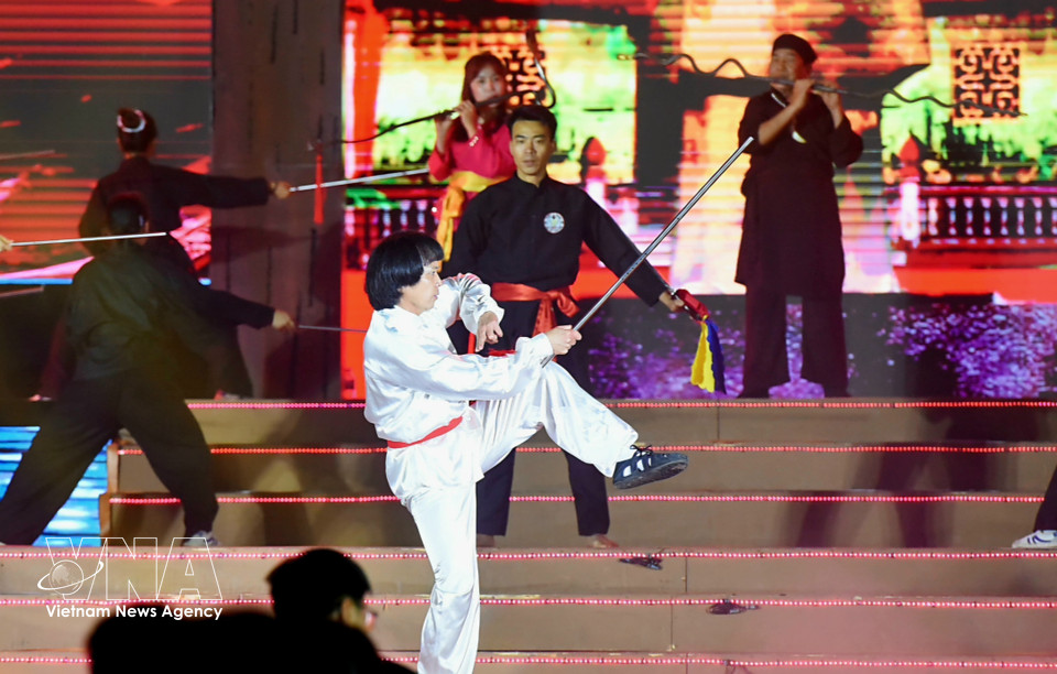 Un maestro de Vo Sao realiza una secuencia de movimientos tradicionales. (Foto: VNA)