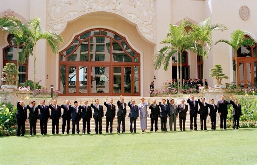 El 14 de noviembre de 1998, Vietnam se convirtió en miembro oficial del Foro de Cooperación Económica Asia-Pacífico (APEC). (Foto: VNA)