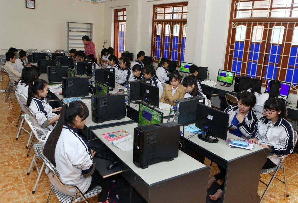 Las tecnologías de la información se aplican masivamente en la enseñanza en todo el país y en todos los niveles educativos. (Foto: VNA)