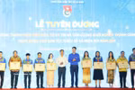 26 jóvenes de minorías étnicas del suroeste de Vietnam fueron reconocidos por el éxito de sus startups en 2025. (Foto: VNA)