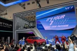 Vinfast presenta nuevo modelo VF7 en Indonesia. Foto: VNA