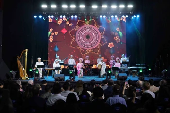 Espectáculos vietnamitas en el evento (Fuente: VNA)