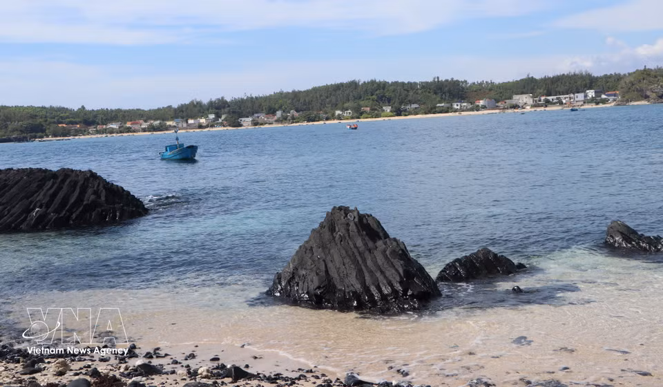 Las aguas del mar son cristalinas y las olas rompen suavemente. (Fuente: VNA)