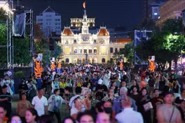 El ambiente de celebración del Año Nuevo 2026 en Ciudad Ho Chi Minh (Foto: VNA)