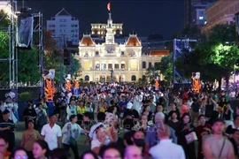 El ambiente de celebración del Año Nuevo 2026 en Ciudad Ho Chi Minh (Foto: VNA)