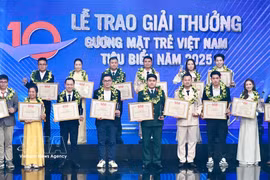 Vietnam honra a los 10 jóvenes más destacados de 2025 (Foto: VNA)