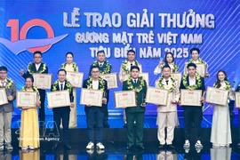 Vietnam honra a los 10 jóvenes más destacados de 2025 (Foto: VNA)