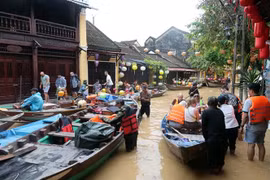 El casco antiguo de Hoi An queda sumergido por lluvias intensas y prolongadas. (Foto: VNA)