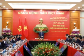 El secretario general del Partido Comunista de Vietnam, To Lam, dirige la conferencia. (Foto: VNA)