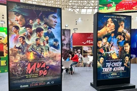 Las películas “Lluvia Roja” y “Combate Aéreo" se proyectan gratuitamente en la sala de cine de la feria en horarios específicos hasta el 4 de noviembre. (Foto: VNA)