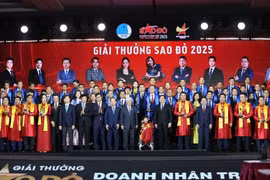 Premios Estrella Roja reconocen a 11 jóvenes empresarios vietnamitas. (Foto: VNA)