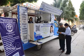 El modelo de “servicios públicos móviles” pone al ciudadano en el centro de la reforma y la transformación digital. (Foto: VNA)