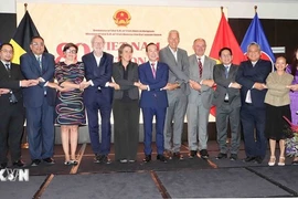 El banquete congrega a funcionarios gubernamentales y parlamentarios belgas, representantes de instituciones de la UE, cuerpo diplomático, empresarios, académicos y periodistas. (Foto: VNA)