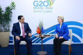 El primer ministro de Vietnam, Pham Minh Chinh, y la presidenta de la Comisión Europea, Ursula von der Leyen. (Foto: VNA)