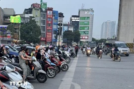 Hanoi restringirá motos a gasolina en centro desde julio 2026. (Foto: VNA)