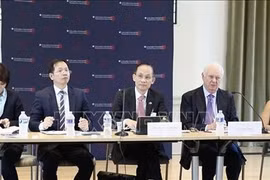 El ministro interino de Relaciones Exteriores de Vietnam, Le Hoai Trung, en una sesión de diálogo político organizada por el Instituto Weatherhead de Asia Oriental de la Universidad de Columbia. (Foto: VNA)
