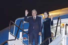 El secretario general del Partido Comunista de Vietnam, To Lam, y su esposa Ngo Phuong Ly, concluyen con éxito su visita de Estado a Laos. (Foto: VNA)