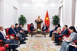 El ministro de Asuntos Exteriores, Le Hoai Trung, en la reunión con el gobernador de Okayama, Ibaragi Ryuta. (Foto: Ministerio de Asuntos Exteriores)