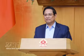 El primer ministro de Vietnam, Pham Minh Chinh, preside la reunión gubernamental ordinaria (Foto: VNA)