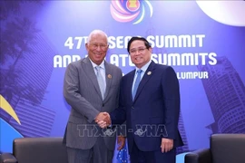 El primer ministro de Vietnam, Pham Minh Chinh, se reúne en Kuala Lumpur con el presidente del Consejo Europeo, Antonio Costa. (Foto: VNA)