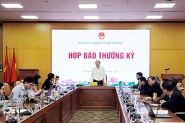 El viceministro Phung Duc Tien en la rueda de prensa. (Foto: VNA)