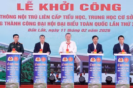 El secretario general del Partido Comunista de Vietnam, To Lam, asiste a la ceremonia de inicio de la construcción de la escuela interna de educación primaria y secundaria en la comuna de Ea Rok, provincia de Dak Lak (Foto: VNA)