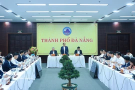 El primer ministro de Vietnam, Pham Minh Chinh, en una reunión de trabajo con el Buró Ejecutivo del Comité del Partido Comunista de Vietnam en la ciudad central de Da Nang (Foto: VNA)
