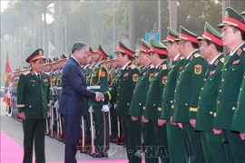 El secretario general del Partido Comunista de Vietnam, To Lam, insta a modernizar logística y técnica militares (Foto: VNA)