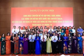 El presidente de la Asamblea Nacional, Tran Thanh Man, reconoce el papel crucial de las mujeres en el desarrollo nacional. (Foto: VNA)