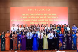 El presidente de la Asamblea Nacional, Tran Thanh Man, reconoce el papel crucial de las mujeres en el desarrollo nacional. (Foto: VNA)