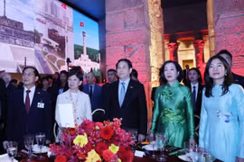 El presidente de Vietnam, Luong Cuong, y su cónyugue en el banquete. (Foto: VNA) 