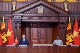 El secretario general del Partido y presidente de Vietnam, To Lam, y el presidente de Sri Lanka, Anura Kumara Dissanayake, anuncian la elevación de los vínculos entre ambas naciones al nivel de Asociación Integral. (Foto: VNA)