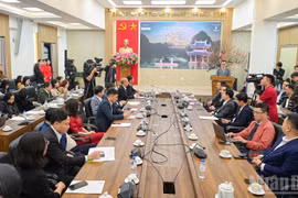 El video musical “Song from a Secret Garden - Secret Garden in Viet Nam” se presenta en Hanoi (Foto: Nhan Dan)